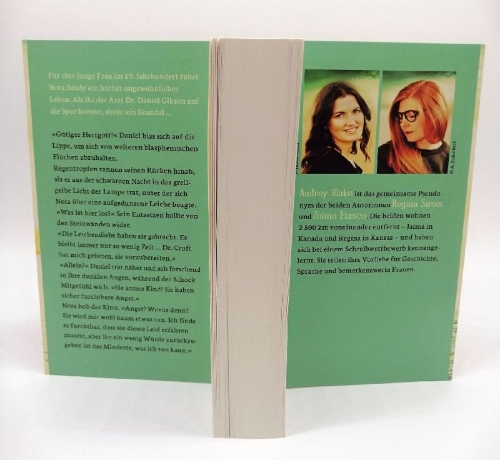Buchcover und Innenansicht für das Buch: The Girl in his Shadow