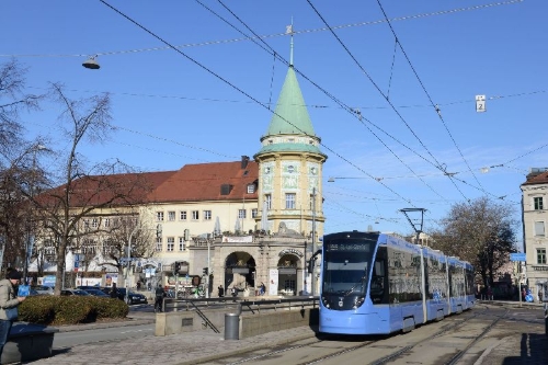 Buchcover und Innenansicht für das Buch: Die Münchner Tram