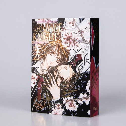 Buchcover und Innenansicht für das Buch: Vampire Knight