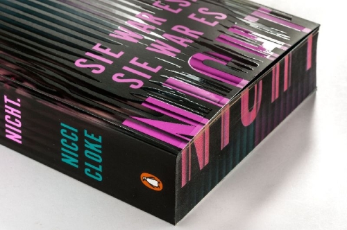 Buchcover und Innenansicht für das Buch: Her Many Faces