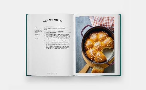 Buchcover und Innenansicht für das Buch: One Pot: 100 Simple Recipes to Cook Together (2025)
