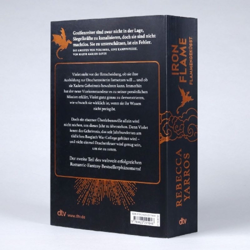 Buchcover und Innenansicht für das Buch: Iron Flame (The Empyrean #2)