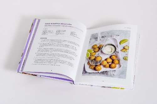 Buchcover und Innenansicht für das Buch: Airfryer Snacks