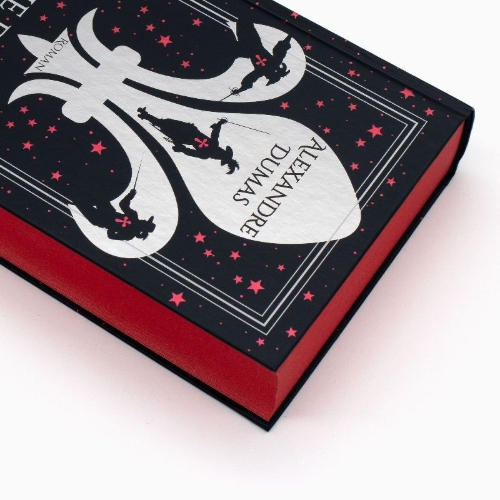 Buchcover und Innenansicht für das Buch: Les trois Mousquetaires