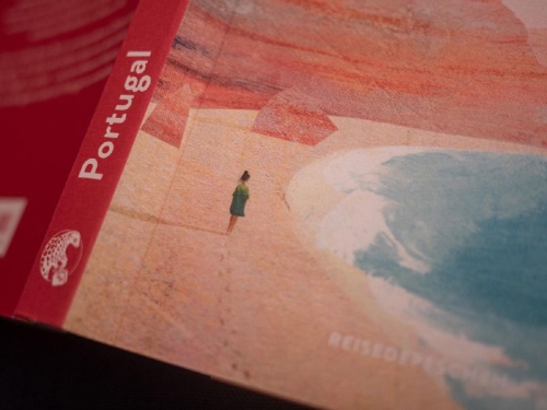 Buchcover und Innenansicht für das Buch: Reisehandbuch Portugal