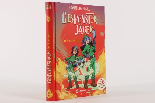 Buchcover und Innenansicht für das Buch: Gespensterjäger im Feuerspuk (Band 2) - Mit 8 neu illustrierten Farbseiten