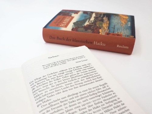 Buchcover und Innenansicht für das Buch: Das Buch der klassischen Haiku. Japanische Dreizeiler