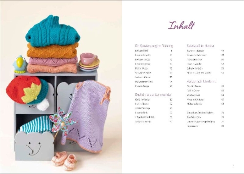Buchcover und Innenansicht für das Buch: Niedliche Puppenkleidung stricken