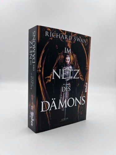 Buchcover und Innenansicht für das Buch: The Tyranny of Faith