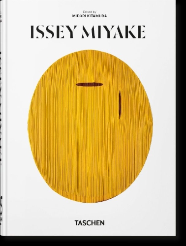 Buchcover und Innenansicht für das Buch: Issey Miyake