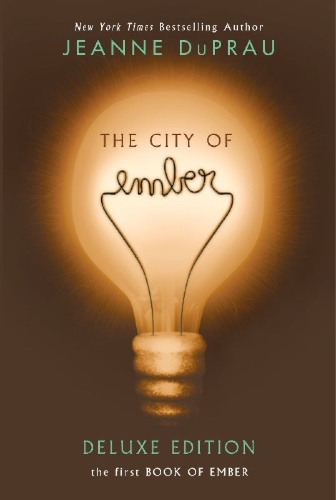 Buchcover und Innenansicht für das Buch: The City of Ember Deluxe Edition