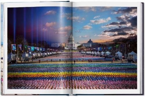 Buchcover und Innenansicht für das Buch: Stephen Wilkes. Day to Night