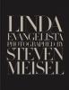 Buchcover und Innenansicht für das Buch: Linda Evangelista photographed by Steven Meisel