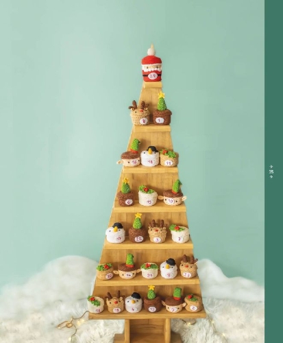 Buchcover und Innenansicht für das Buch: Poupées & amigurumis de Noël au crochet: Plus de 30 personnages et accessoires