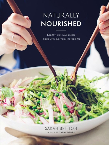 Buchcover und Innenansicht für das Buch: Naturally Nourished Cookbook
