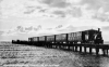 Buchcover und Innenansicht für das Buch: Inselbahnen der Nordsee