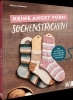 Buchcover und Innenansicht für das Buch: Keine Angst vorm Sockenstricken!