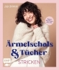Buchcover und Innenansicht für das Buch: Ärmelschals und Tücher stricken mit JoJoKnitwear
