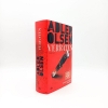 Buchcover und Innenansicht für das Buch: Syv kvadratmeter med lås